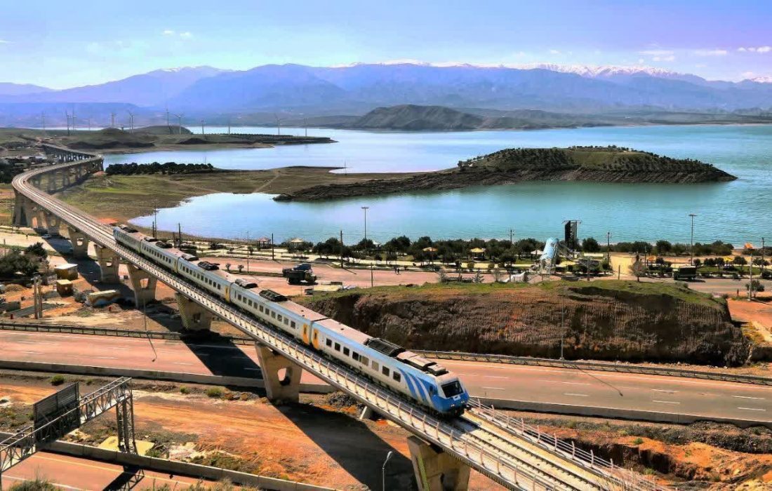 سوت نخستین قطار گردشگری گیلان به صدا درمی‌آید